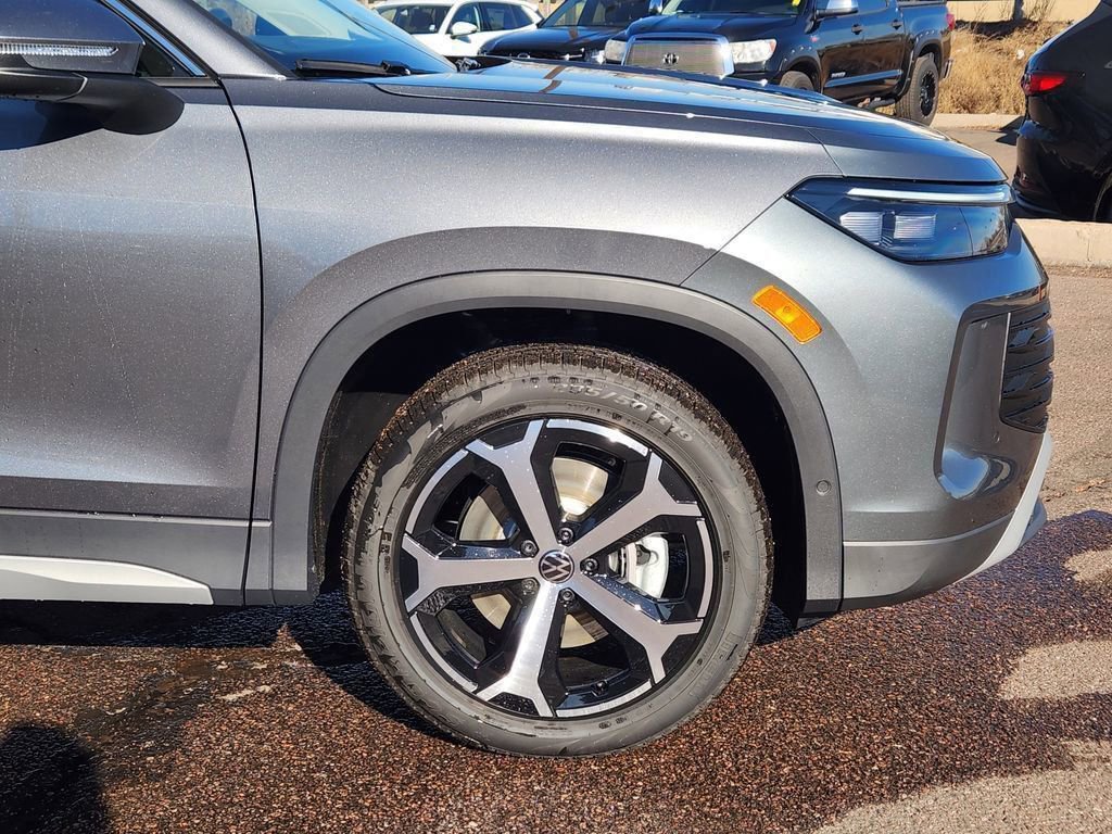 New 2026 Volkswagen Tiguan SE image 28