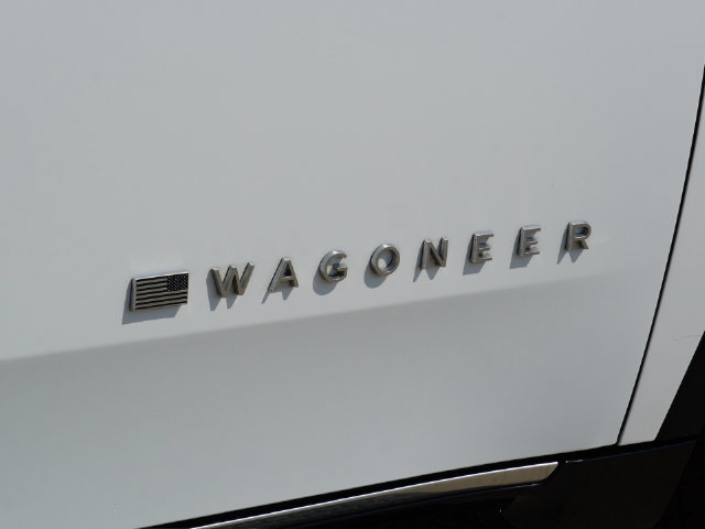 Used 2024 Jeep Wagoneer L Series II w/ Flexible Seating Group AWD/4WD image 17