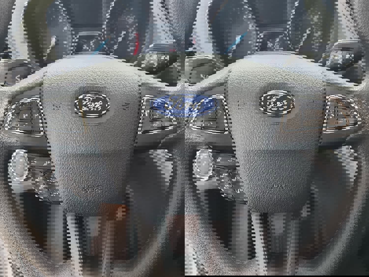 Used 2019 Ford Escape SE image 23