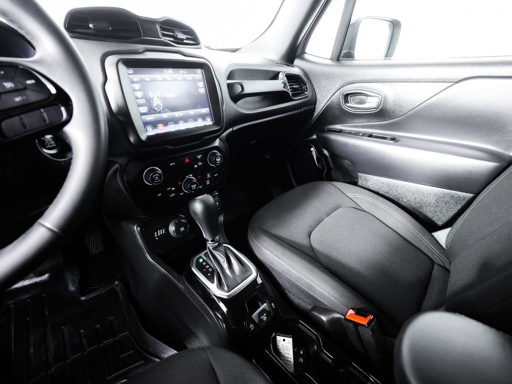 Used 2022 Jeep Renegade Altitude AWD/4WD image 28