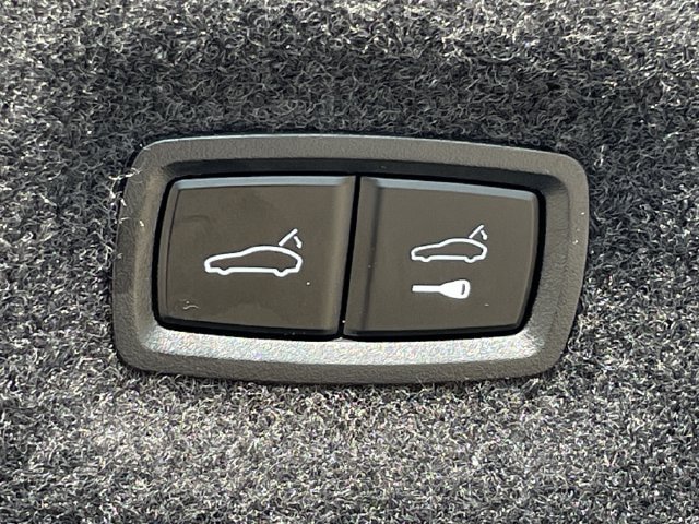 Used 2021 Porsche Taycan 4S AWD/4WD image 27