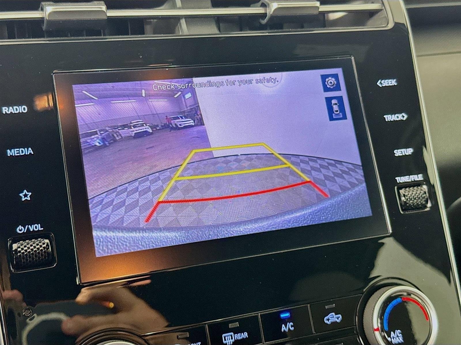 Used 2023 Hyundai Santa Cruz SEL image 16