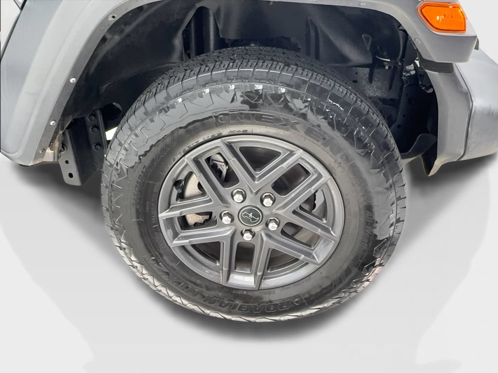 Used 2024 Jeep Wrangler Sport AWD/4WD image 9