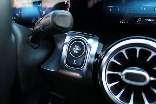 Used 2020 Mercedes-Benz GLB 250 image 20