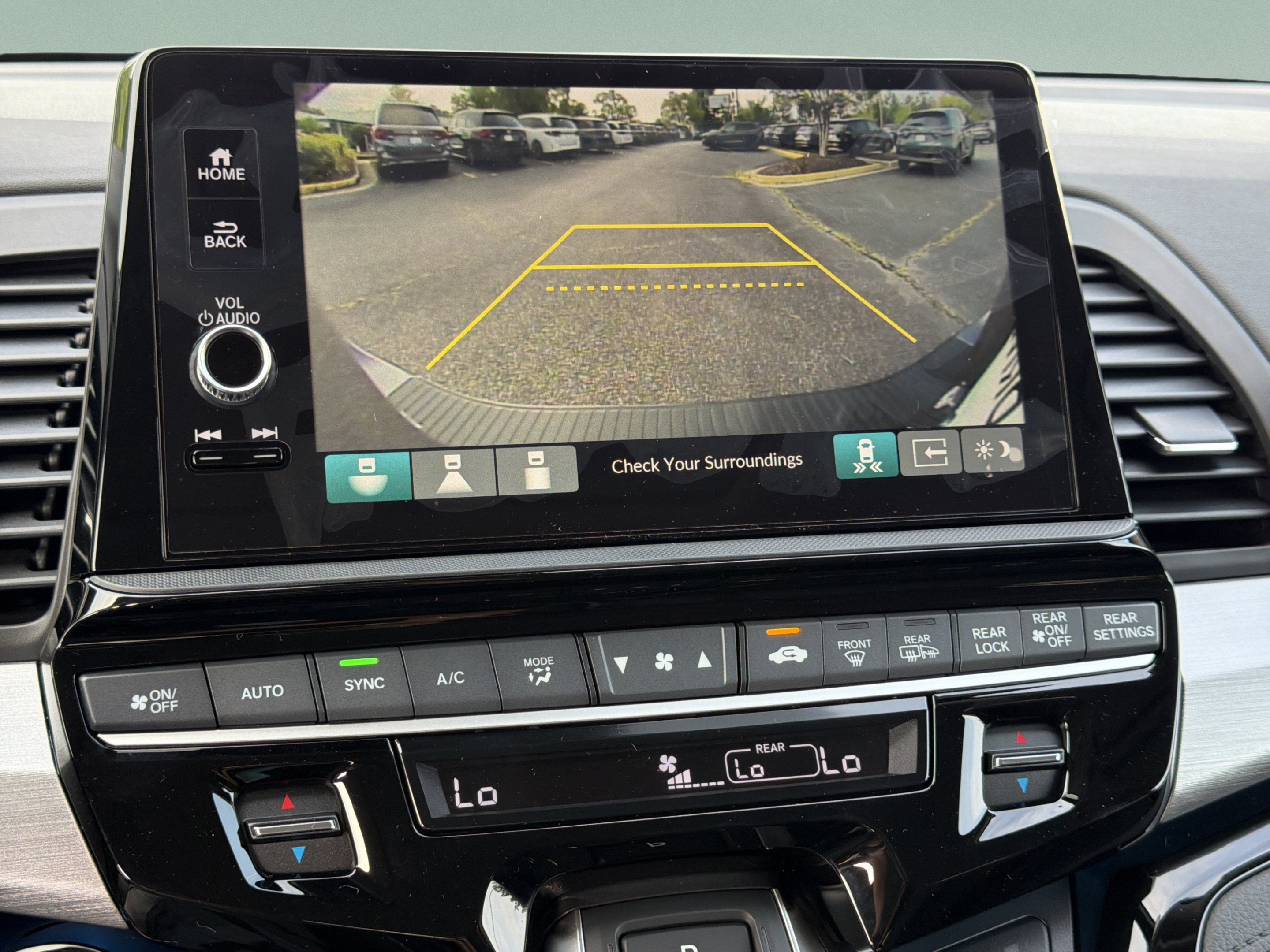 New 2026 Honda Odyssey Touring image 10