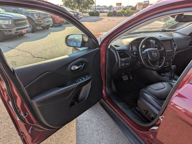 Used 2021 Jeep Cherokee Trailhawk w/ Sun, Sound & Nav Group AWD/4WD image 8