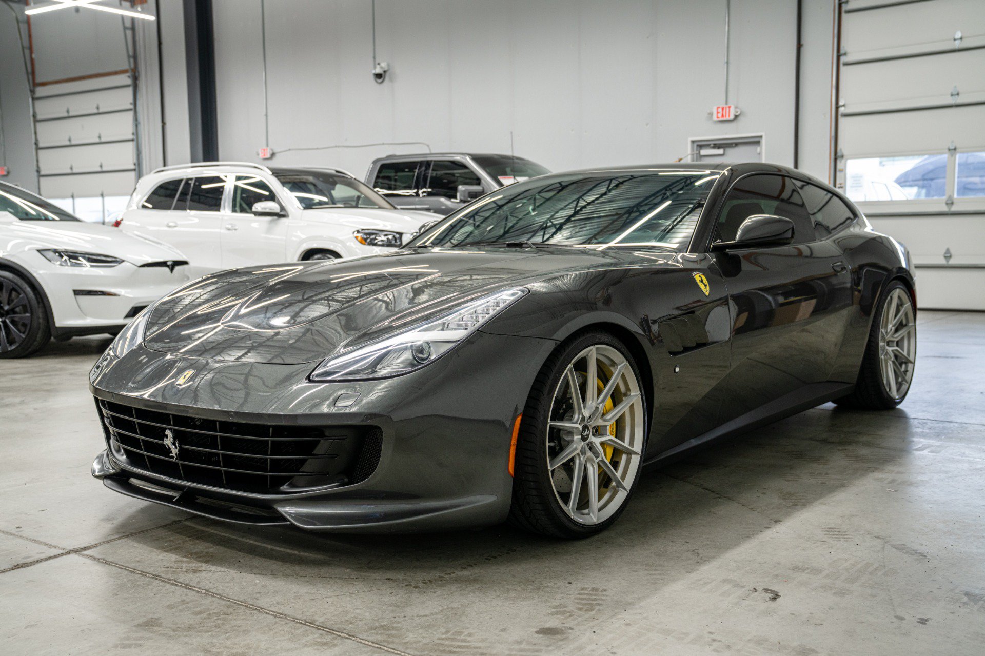 Used 2018 Ferrari GTC4Lusso AWD/4WD image 5