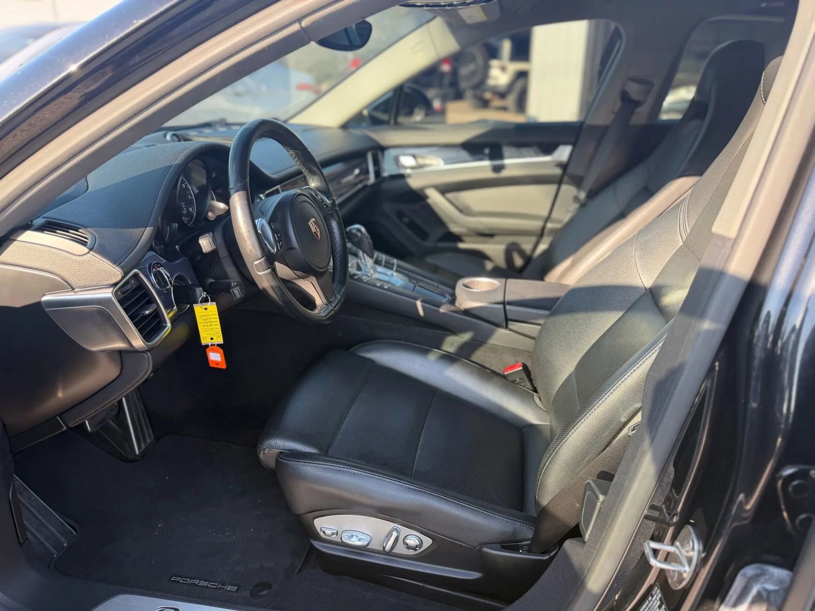 Used 2014 Porsche Panamera 4 w/ Premium Package image 8