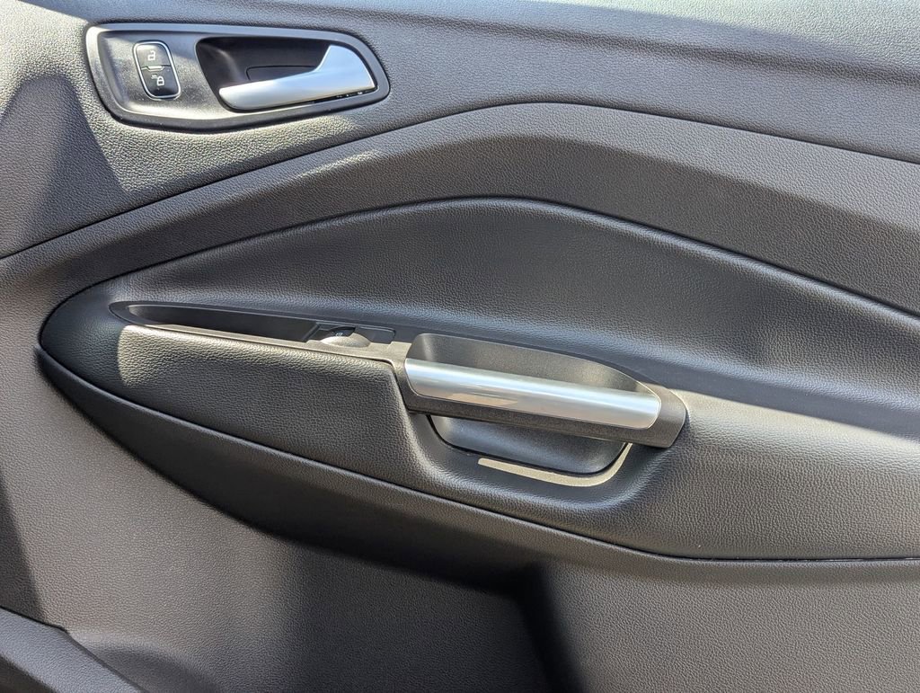 Used 2018 Ford Escape SEL image 29