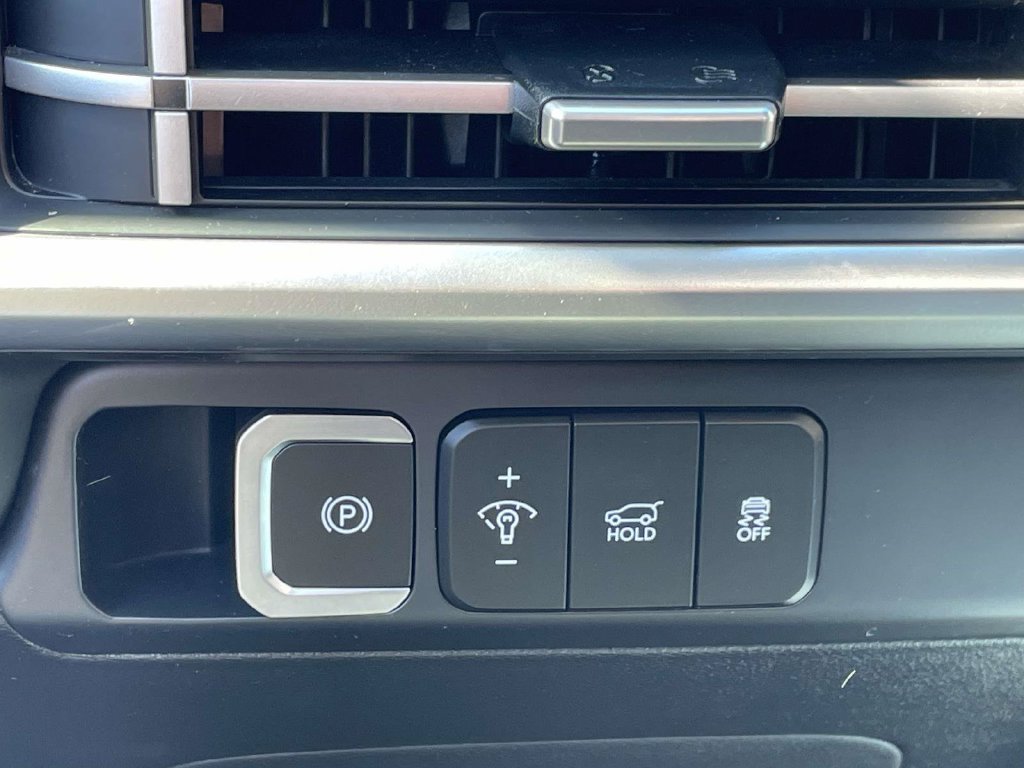 Used 2026 Hyundai Santa Fe SEL AWD/4WD image 29