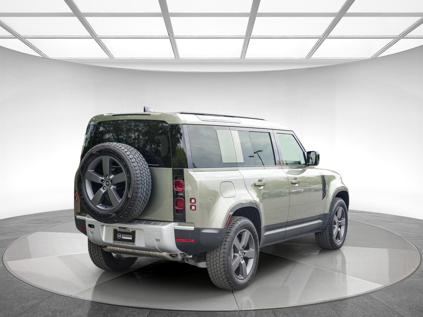 Used 2025 Land Rover Defender 110 S AWD/4WD image 4