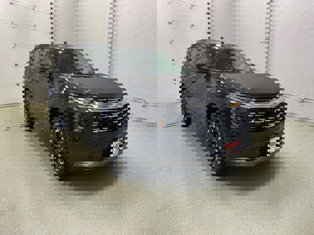 New 2026 Chevrolet Equinox LT w/ Convenience Package II image 2