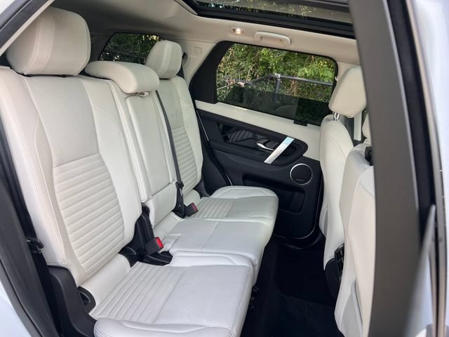 Used 2023 Land Rover Discovery Sport SE AWD/4WD image 33