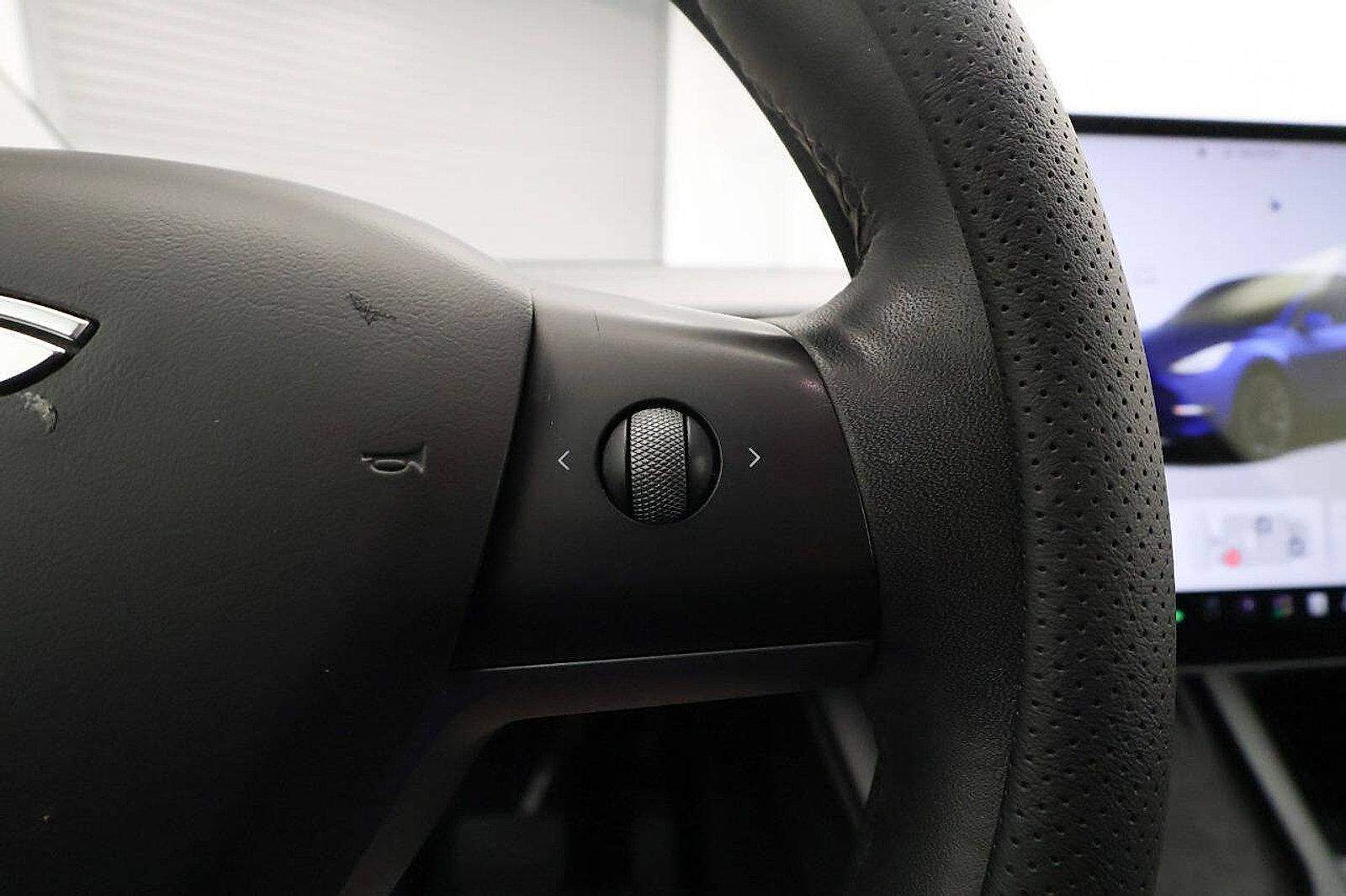 Used 2022 Tesla Model Y Long Range AWD/4WD image 26