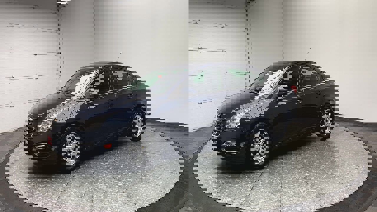 Used 2015 Chevrolet Cruze LT image 30