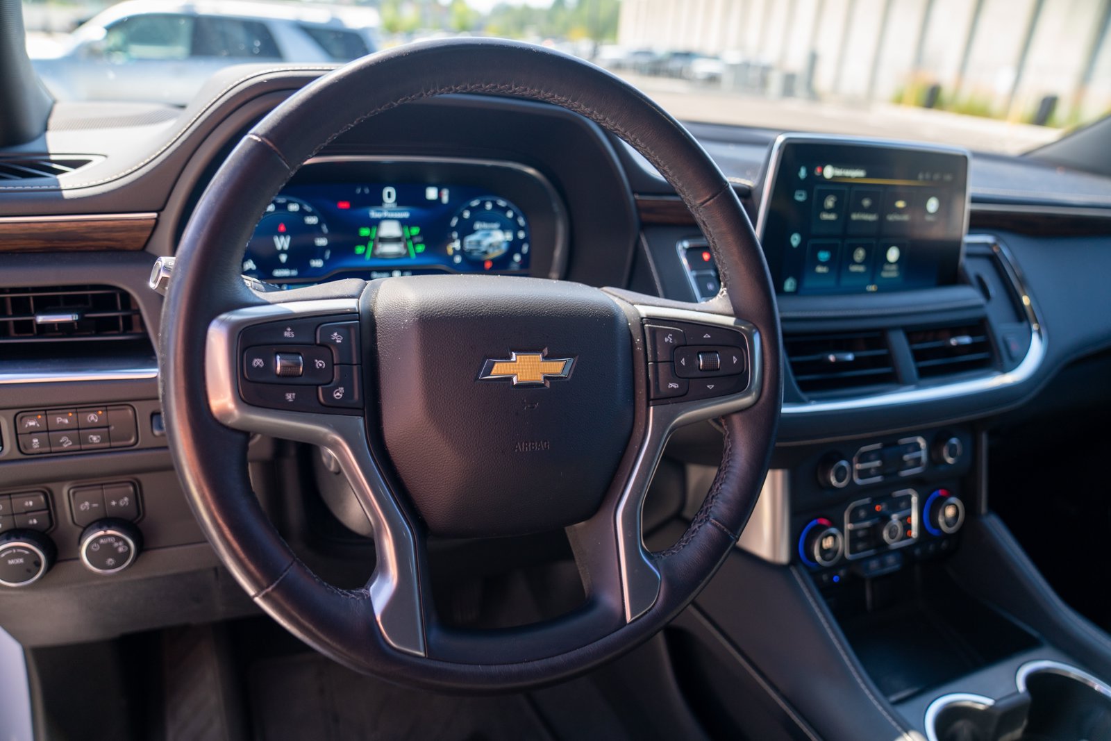 Used 2023 Chevrolet Tahoe Premier AWD/4WD image 14