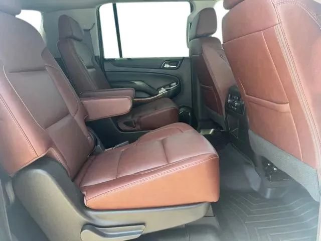 Used 2019 Chevrolet Suburban Premier w/ Premier Plus Edition AWD/4WD image 17
