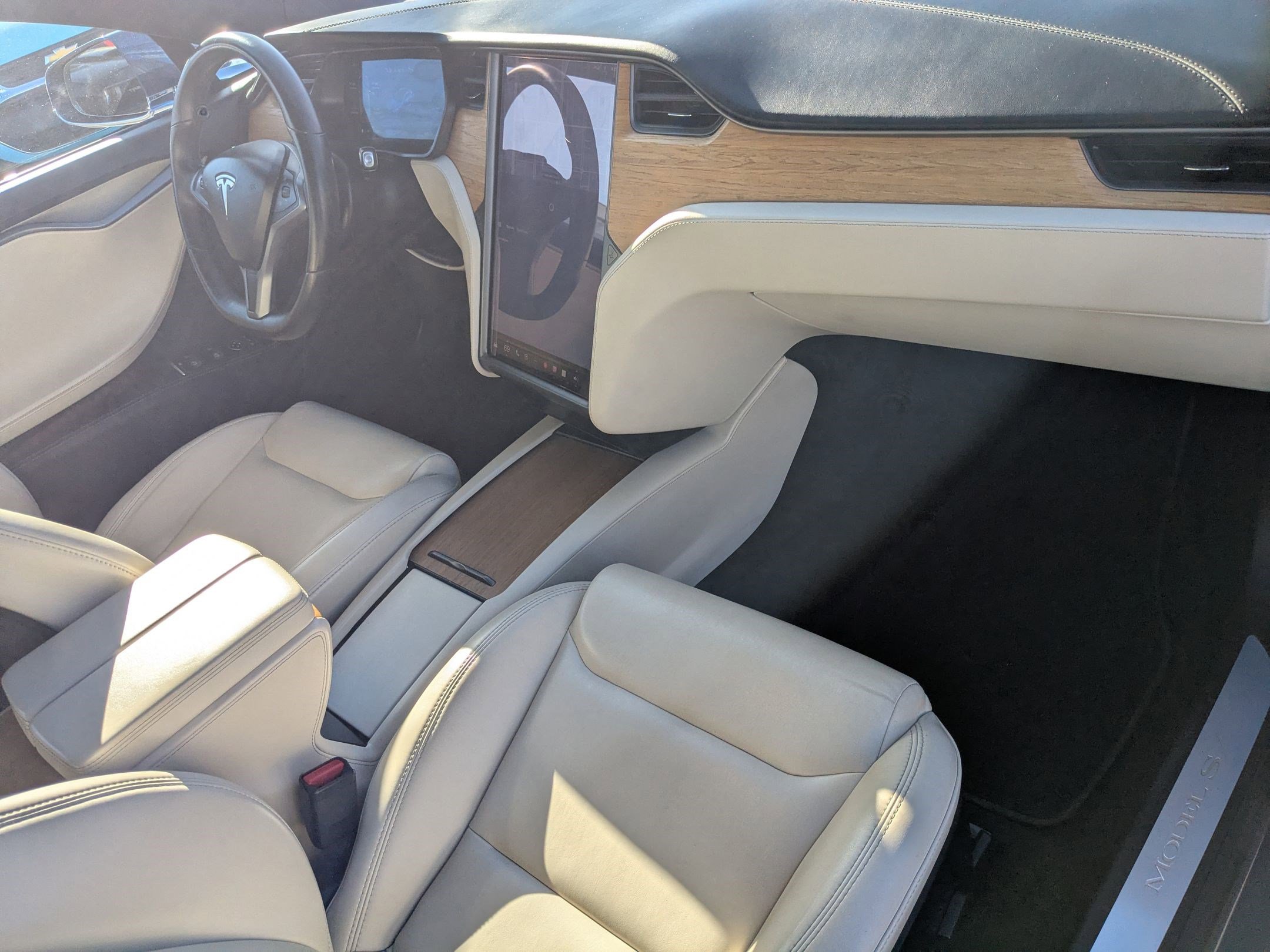 Used 2020 Tesla Model S Long Range Plus image 31