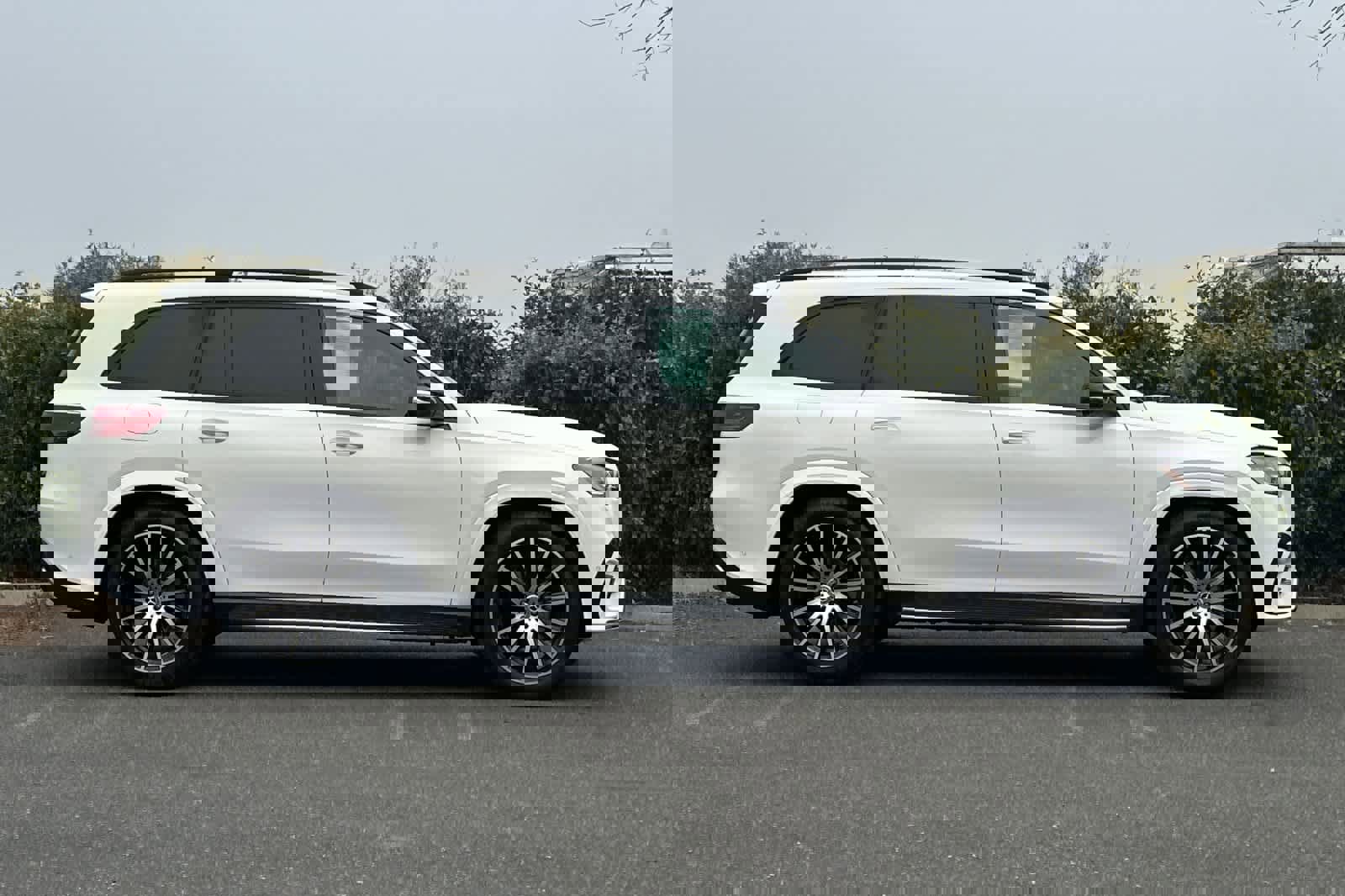 Certified 2025 Mercedes-Benz GLS 580 4MATIC image 2