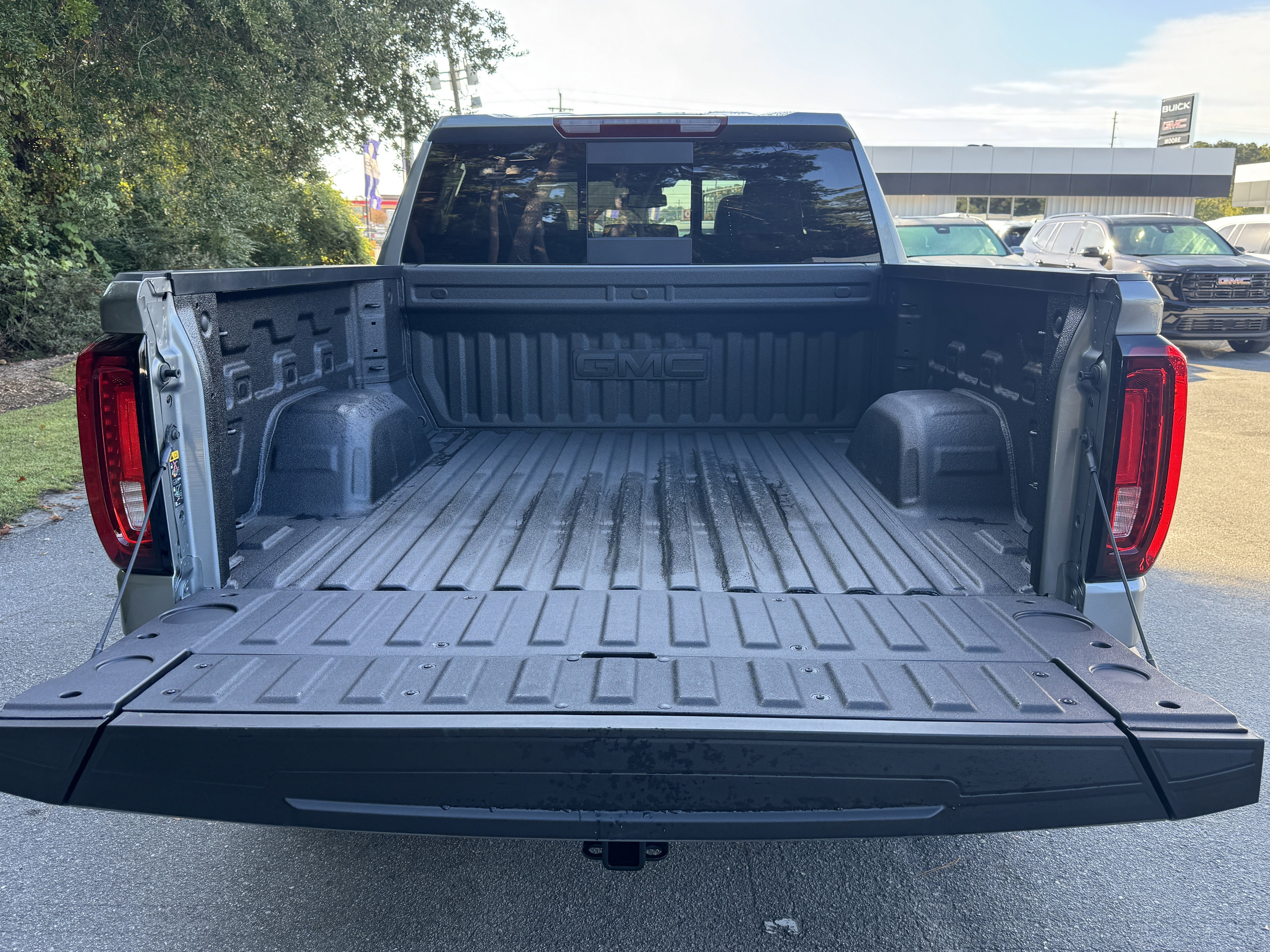 New 2026 GMC Sierra 1500 SLT w/ SLT Premium Plus Package image 11