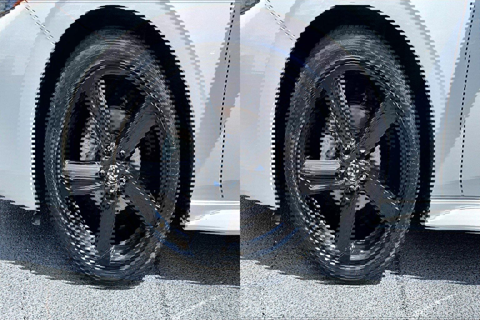 Used 2023 Nissan Sentra SR w/ Midnight Edition Package image 8