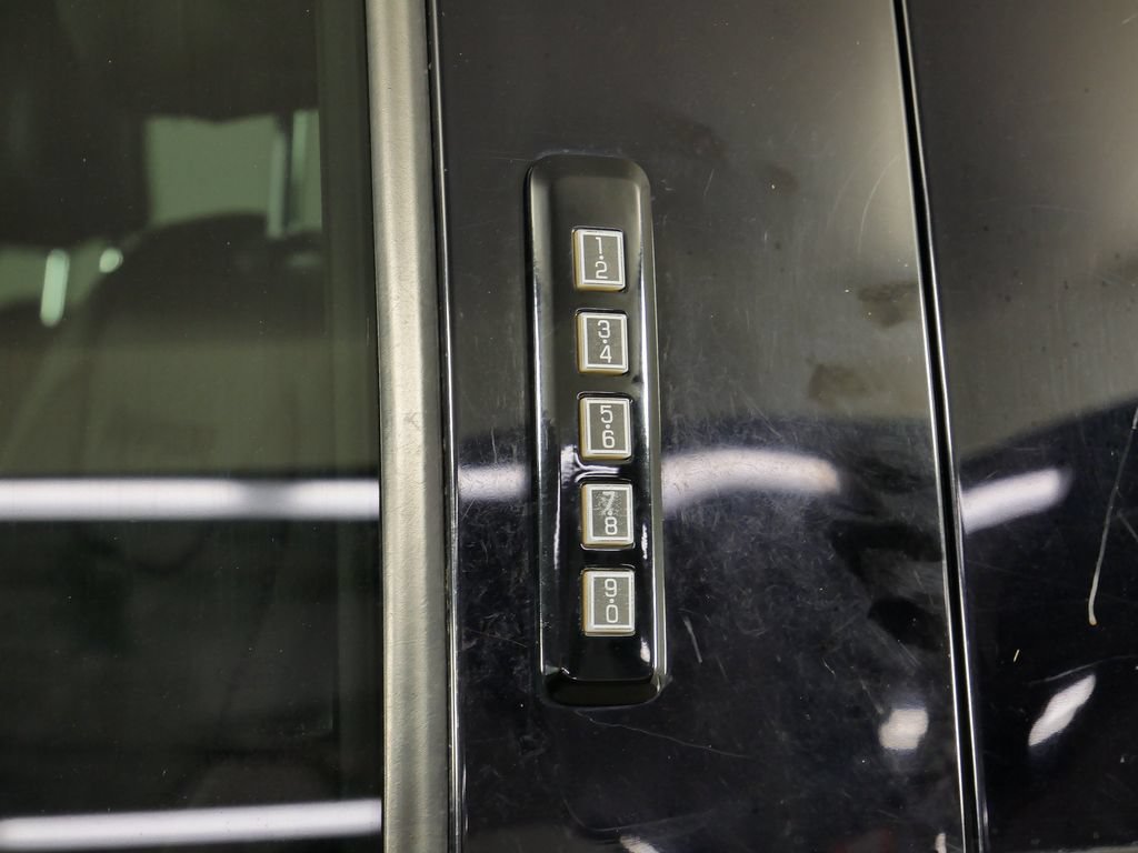 Used 2019 Ford F150 Raptor w/ Equipment Group 802A Luxury AWD/4WD image 14