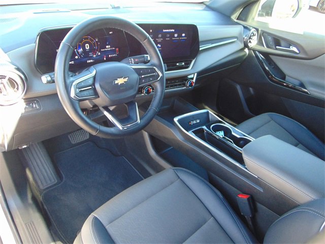 Used 2025 Chevrolet Equinox LT w/ Convenience Package II image 11