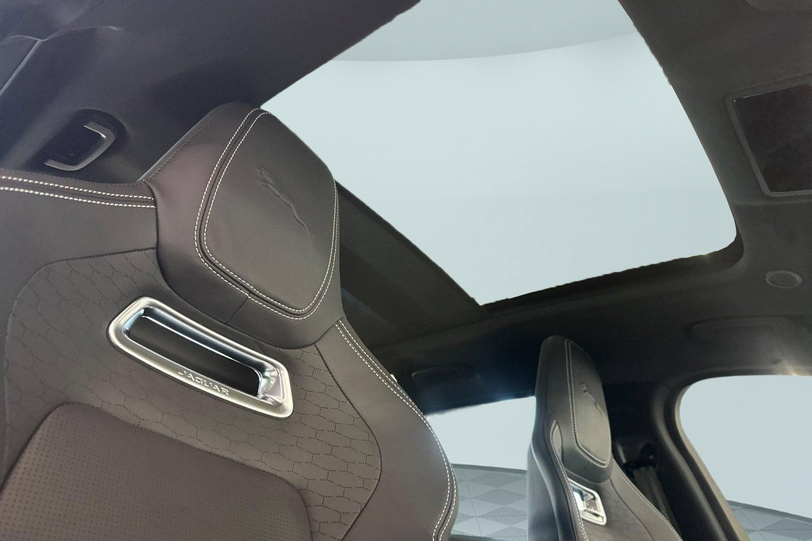 New 2026 Jaguar F-PACE R-Dynamic S AWD/4WD image 22