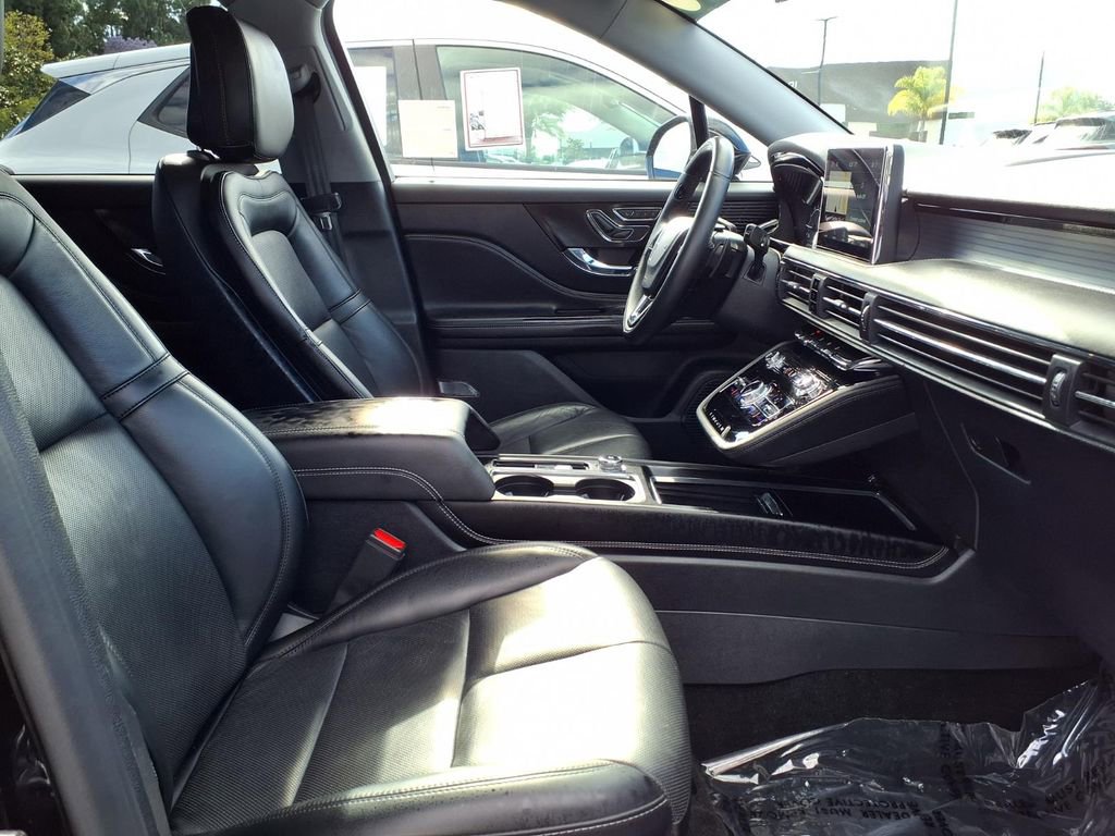 Used 2020 Lincoln Corsair FWD w/ Premium Package image 9