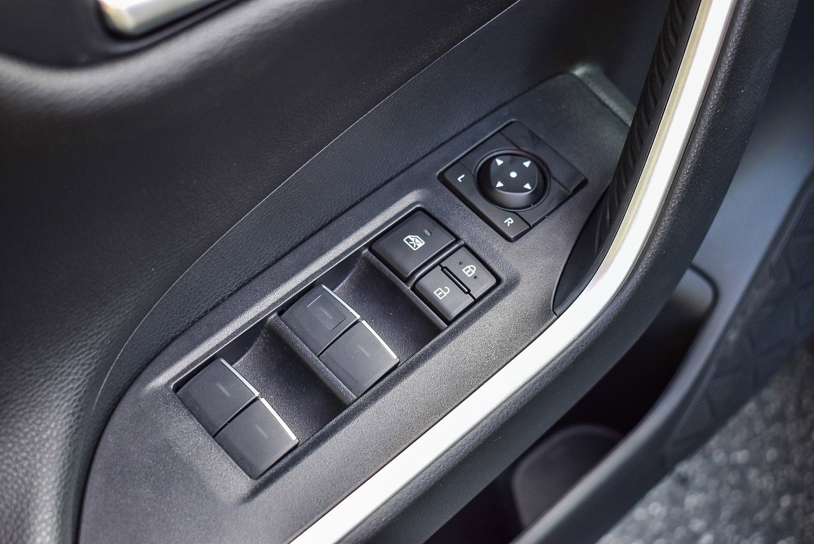 Used 2024 Toyota RAV4 XSE image 20