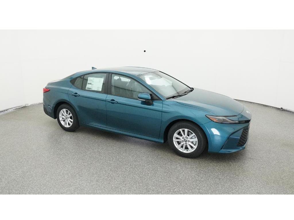 Used 2025 Toyota Camry LE FWD image 16