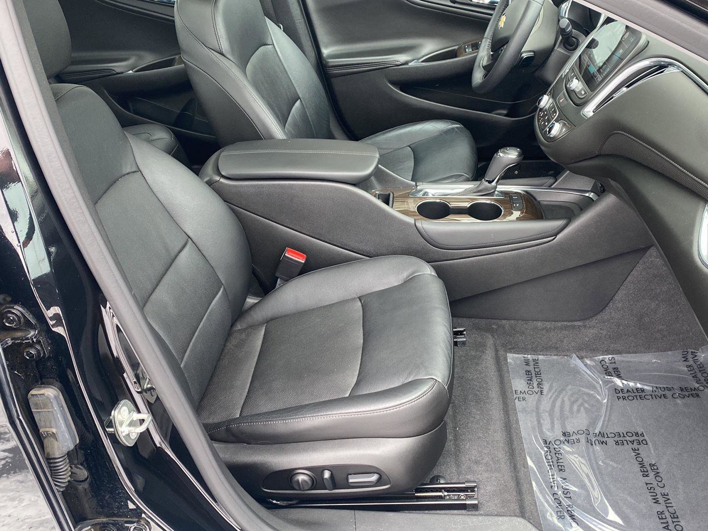 Used 2018 Chevrolet Malibu Premier w/ Premier Sun and Wheel Package image 21