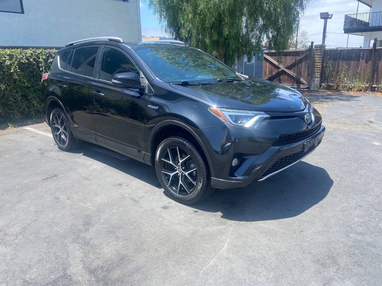Used 2017 Toyota RAV4 SE AWD/4WD image 4
