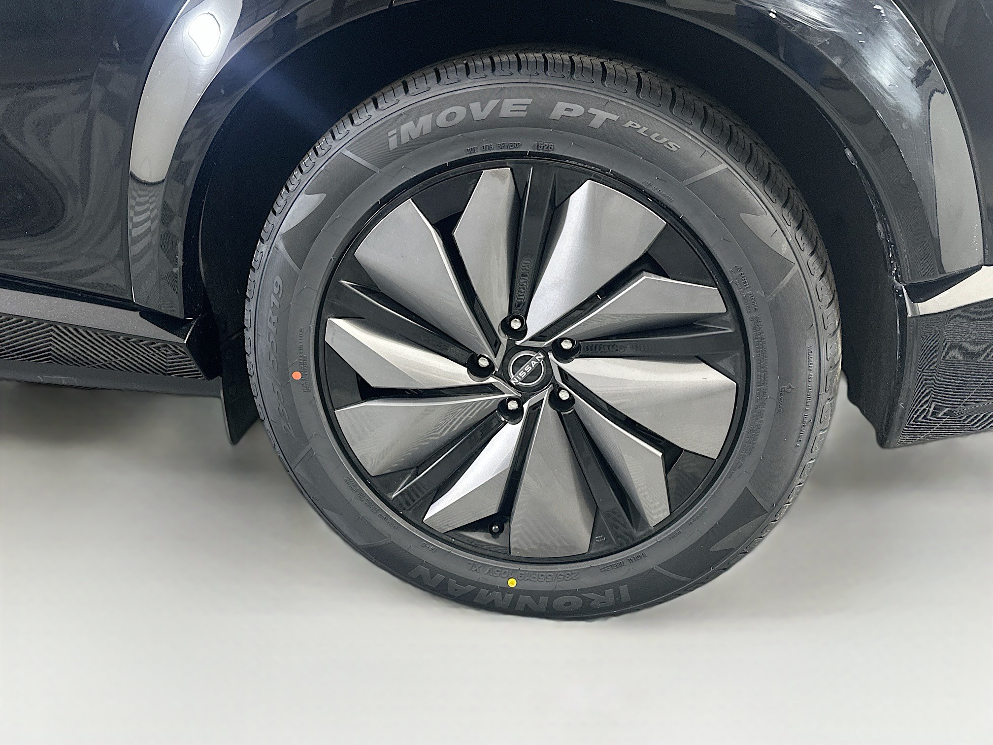 Used 2024 Nissan Ariya FWD image 11