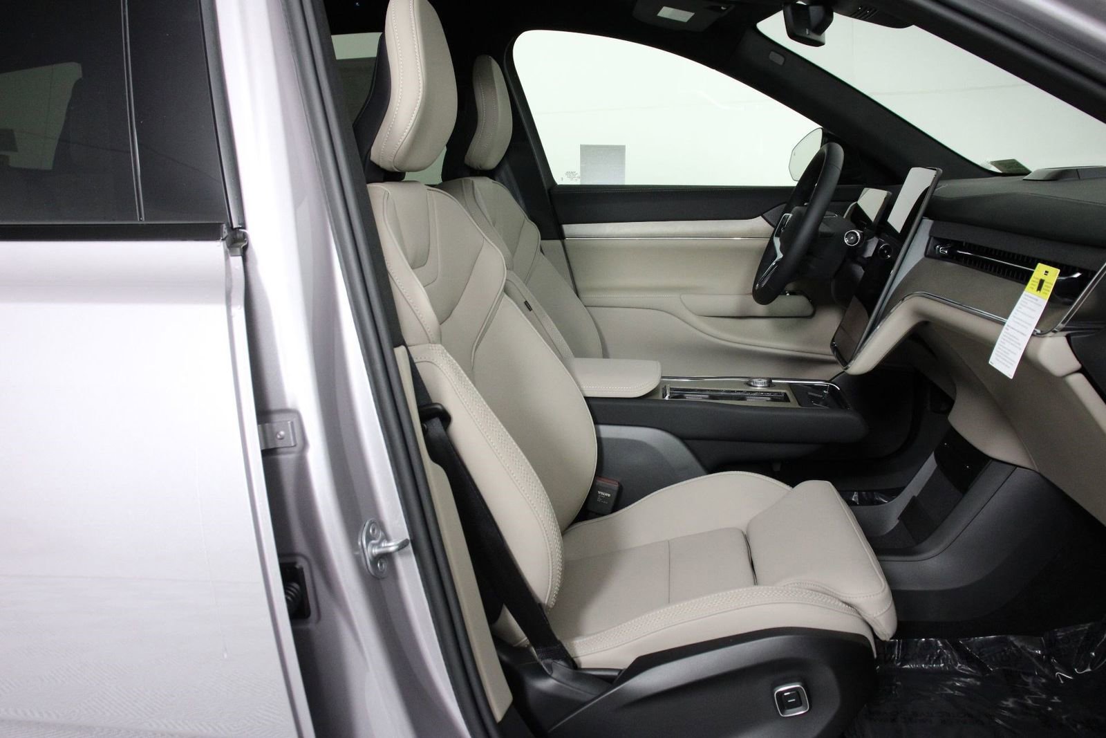 New 2026 Volvo EX90 Plus image 10