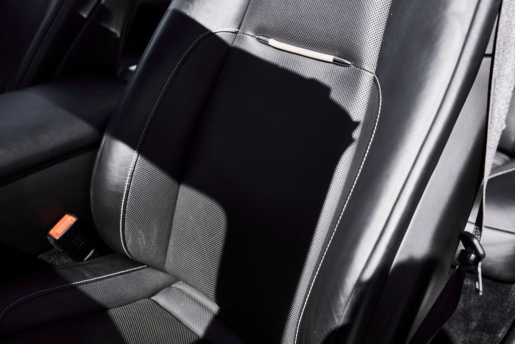 Used 2018 Rolls-Royce Dawn RWD image 46