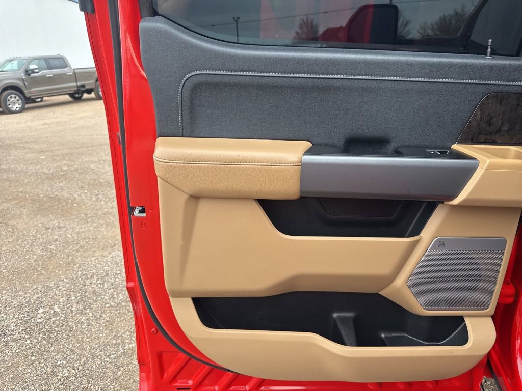 Used 2025 Ford F350 Lariat w/ Lariat Ultimate Package image 31