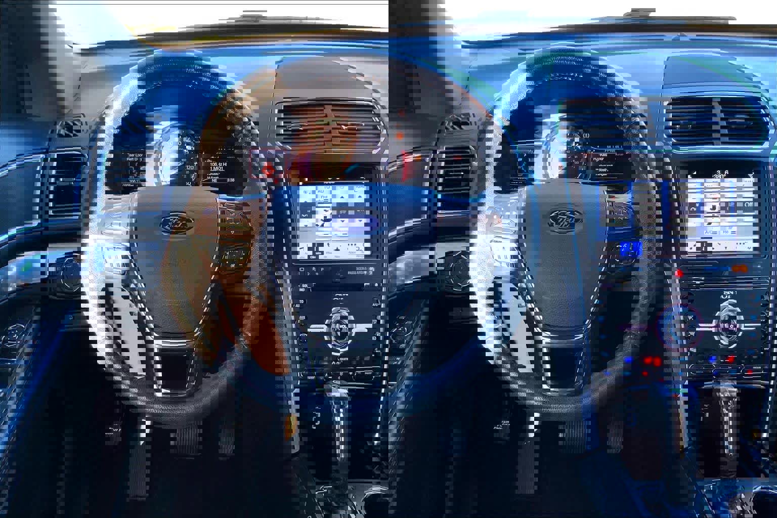 Used 2017 Ford Explorer Limited w/ Equipment Group 301A image 5