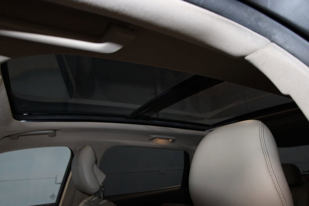 Used 2016 Lincoln MKX Reserve w/ Driver Assistance Package image 21