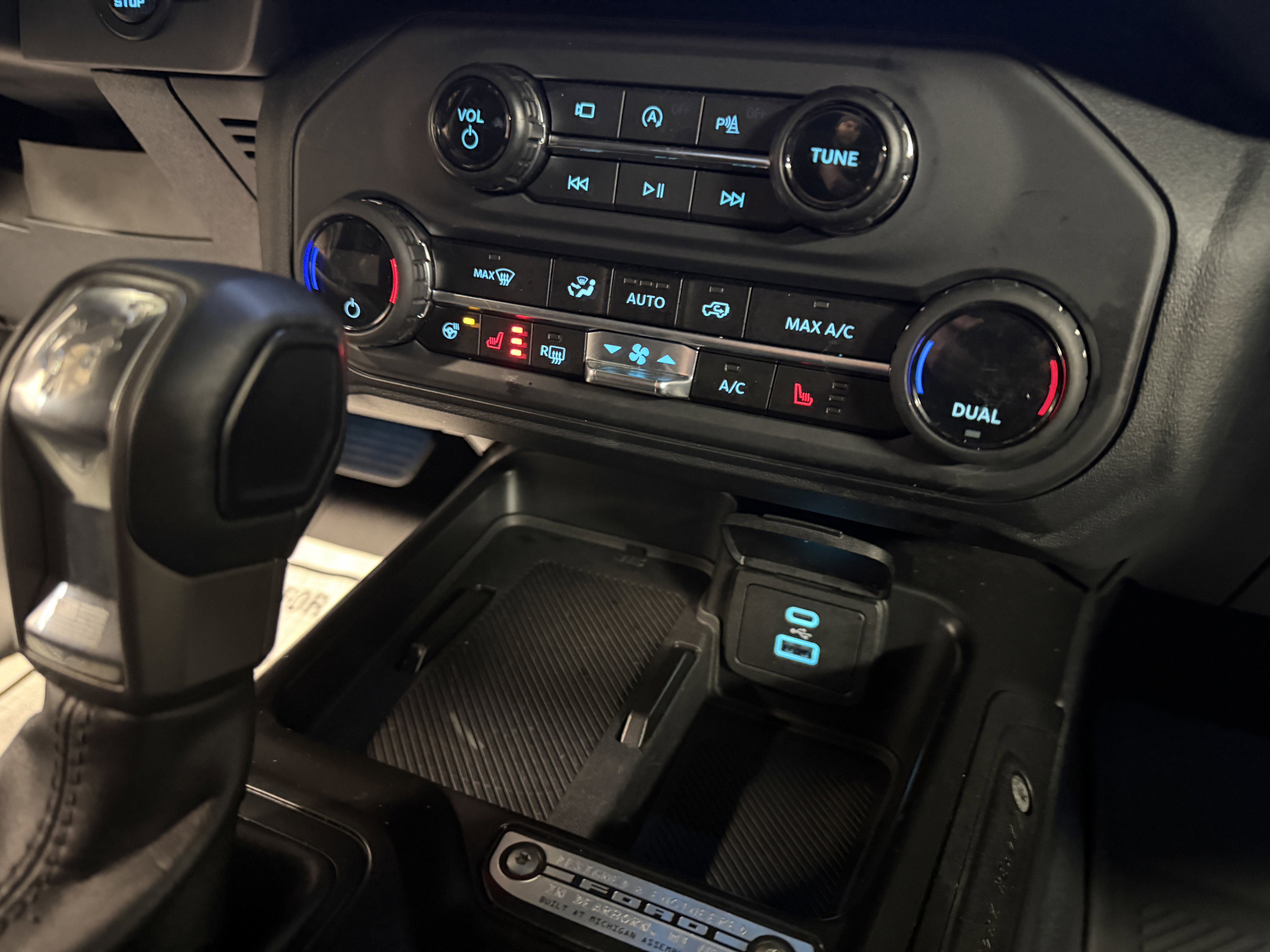 Used 2025 Ford Bronco Outer Banks image 17