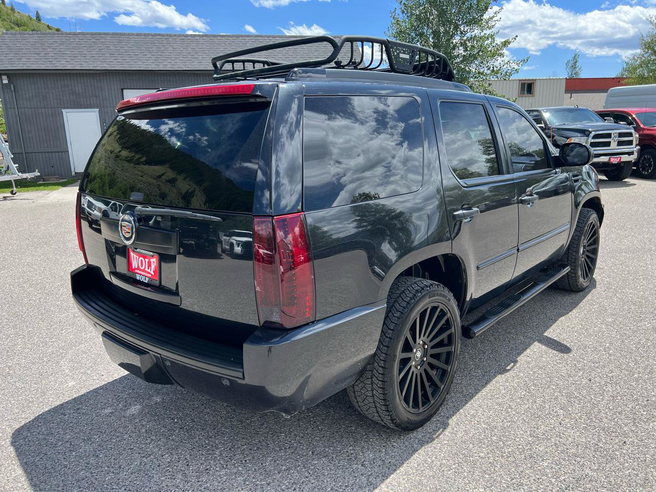 Used 2011 Cadillac Escalade Luxury AWD/4WD image 5