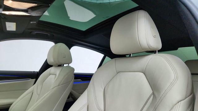 Used 2023 BMW 540i w/ M Sport Package image 32