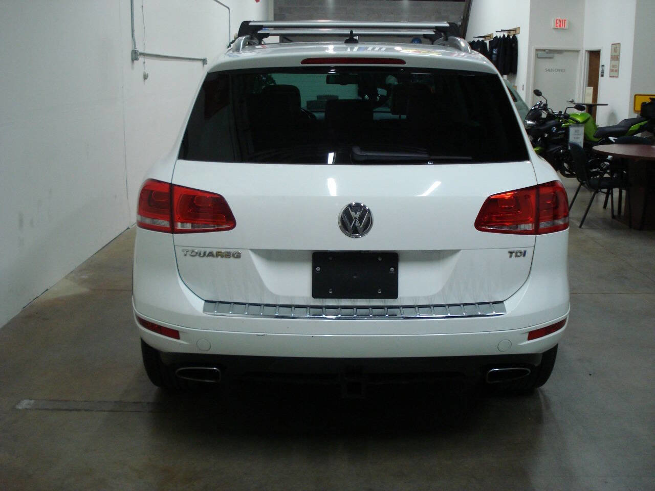 Used 2013 Volkswagen Touareg Sport image 7
