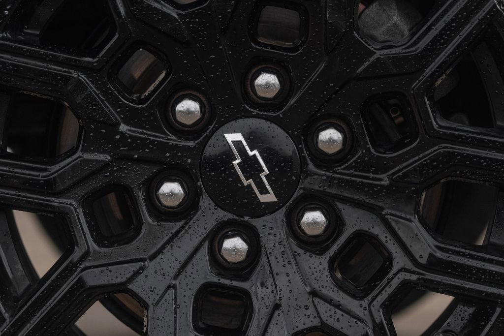 Used 2024 Chevrolet Colorado Trail Boss w/ Technology Package image 13