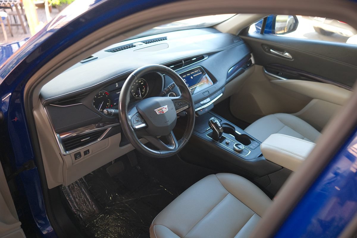 Used 2021 Cadillac XT4 Luxury FWD image 9
