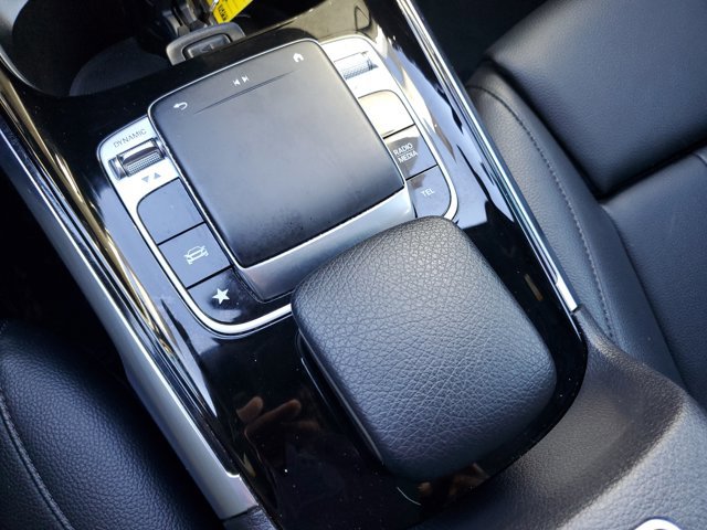 Used 2021 Mercedes-Benz GLB 250 4MATIC image 28