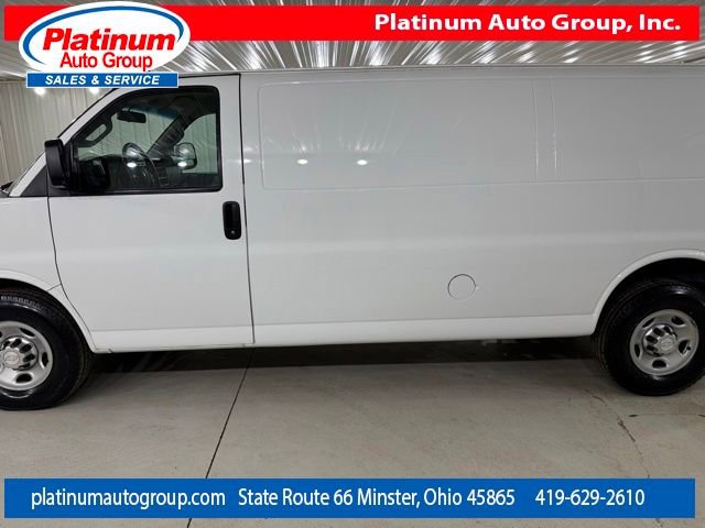 Used 2016 Chevrolet Express 3500 Extended RWD image 2