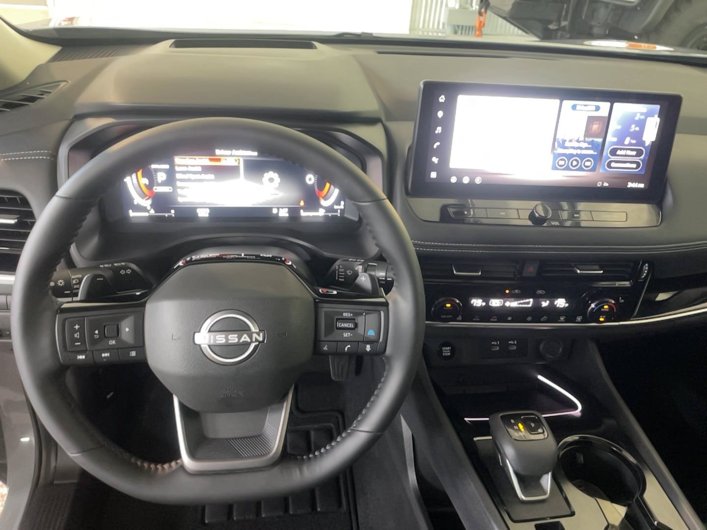 Used 2025 Nissan Rogue SL w/ SL Premium Package AWD/4WD image 19
