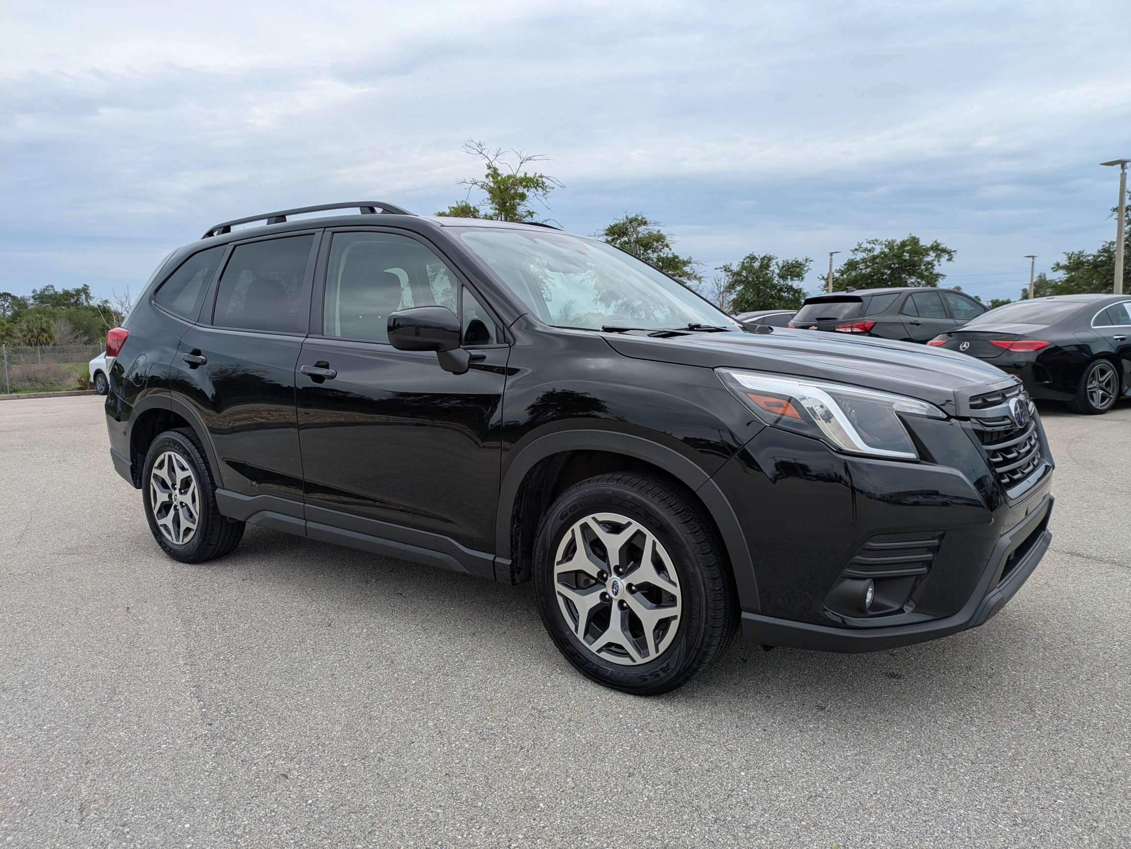 Used 2024 Subaru Forester Premium AWD/4WD image 2