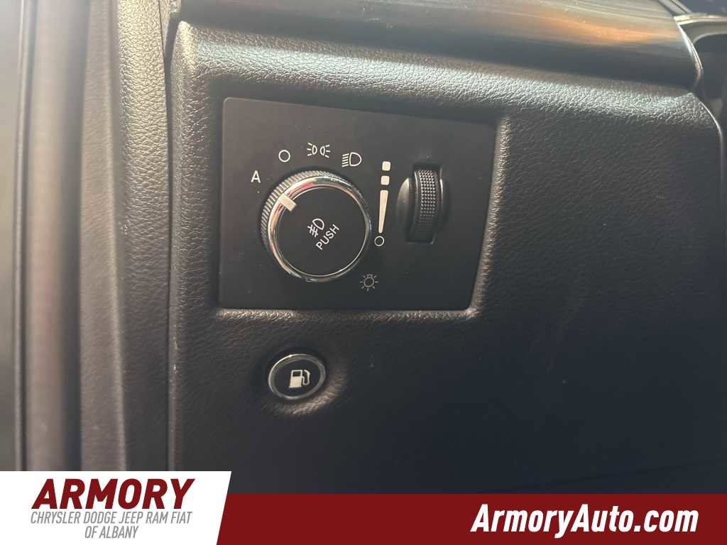 Used 2020 Jeep Grand Cherokee Laredo w/ 18" Wheel & 8.4" Radio Group image 10